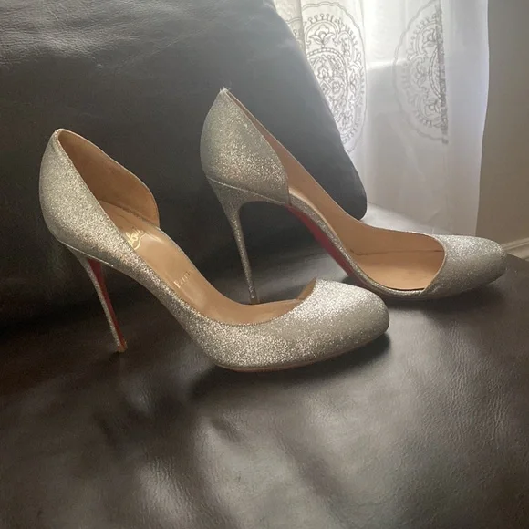 Like New!!! Christian Louboutin Glitter Pumps - Picture 4 of 9